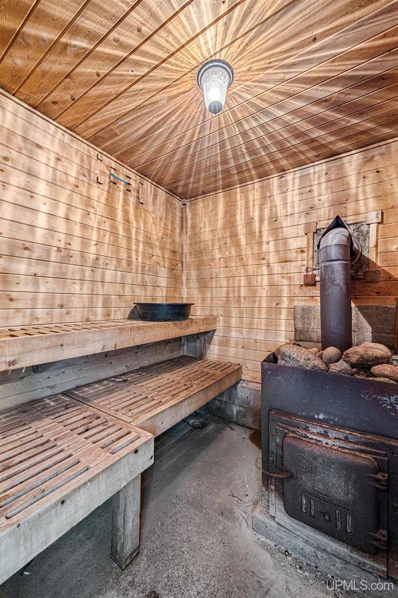 23 Horseshoe Lake Circle, Negaunee, MI 49866