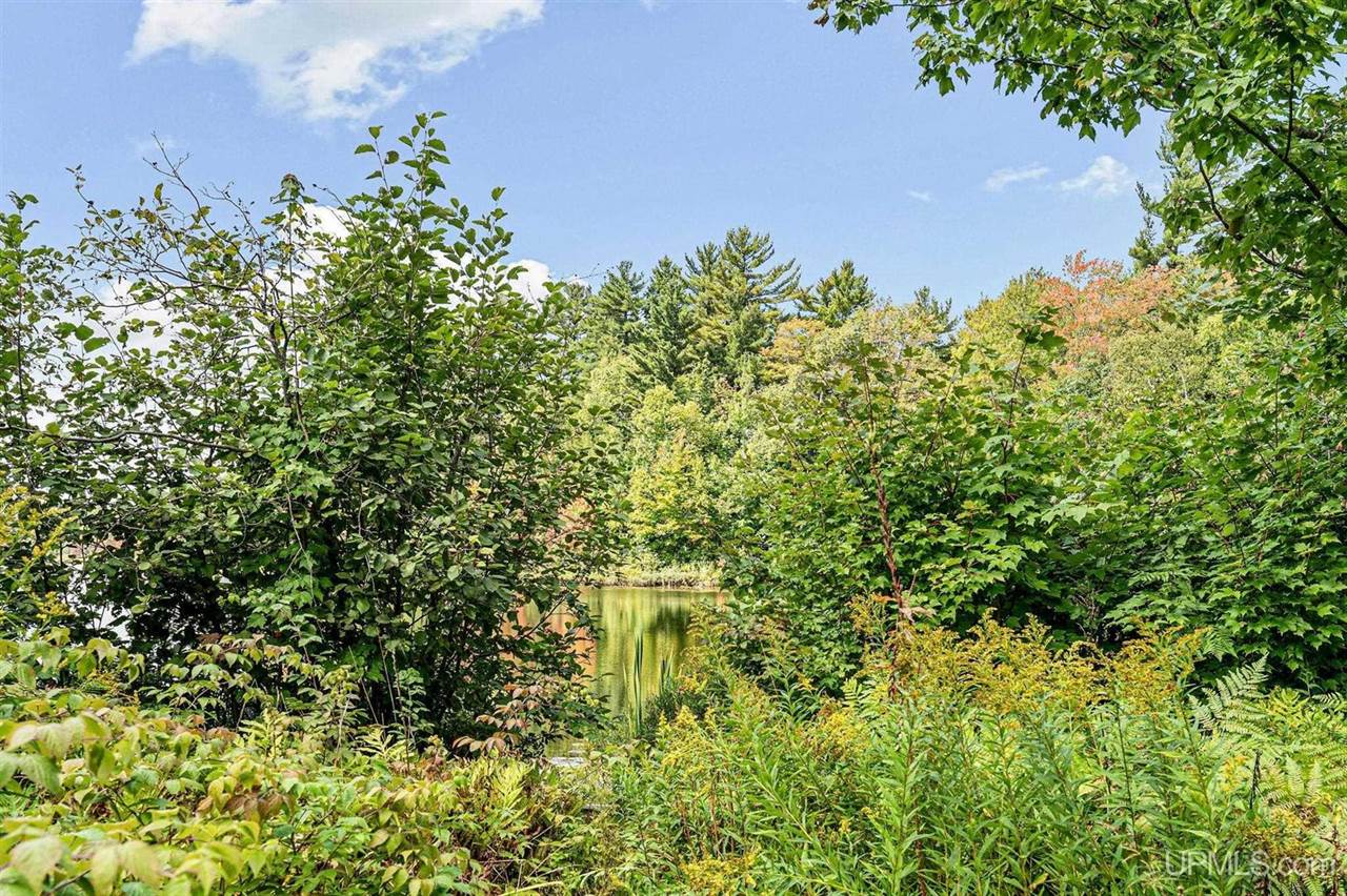 23 Horseshoe Lake Circle, Negaunee, MI 49866