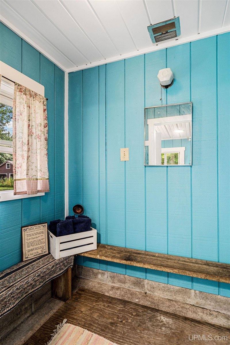 23 Horseshoe Lake Circle, Negaunee, MI 49866