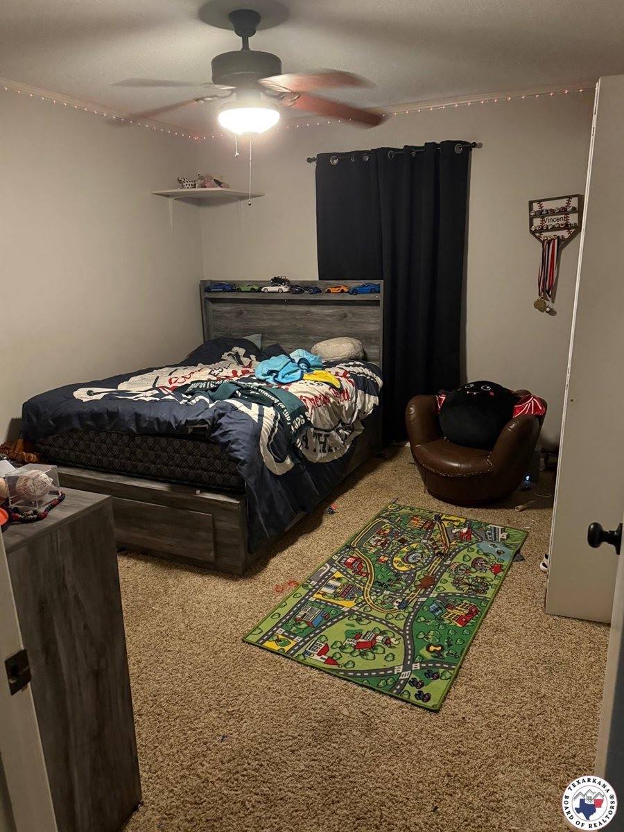 10 Holiday Ln, Texarkana, TX 75503