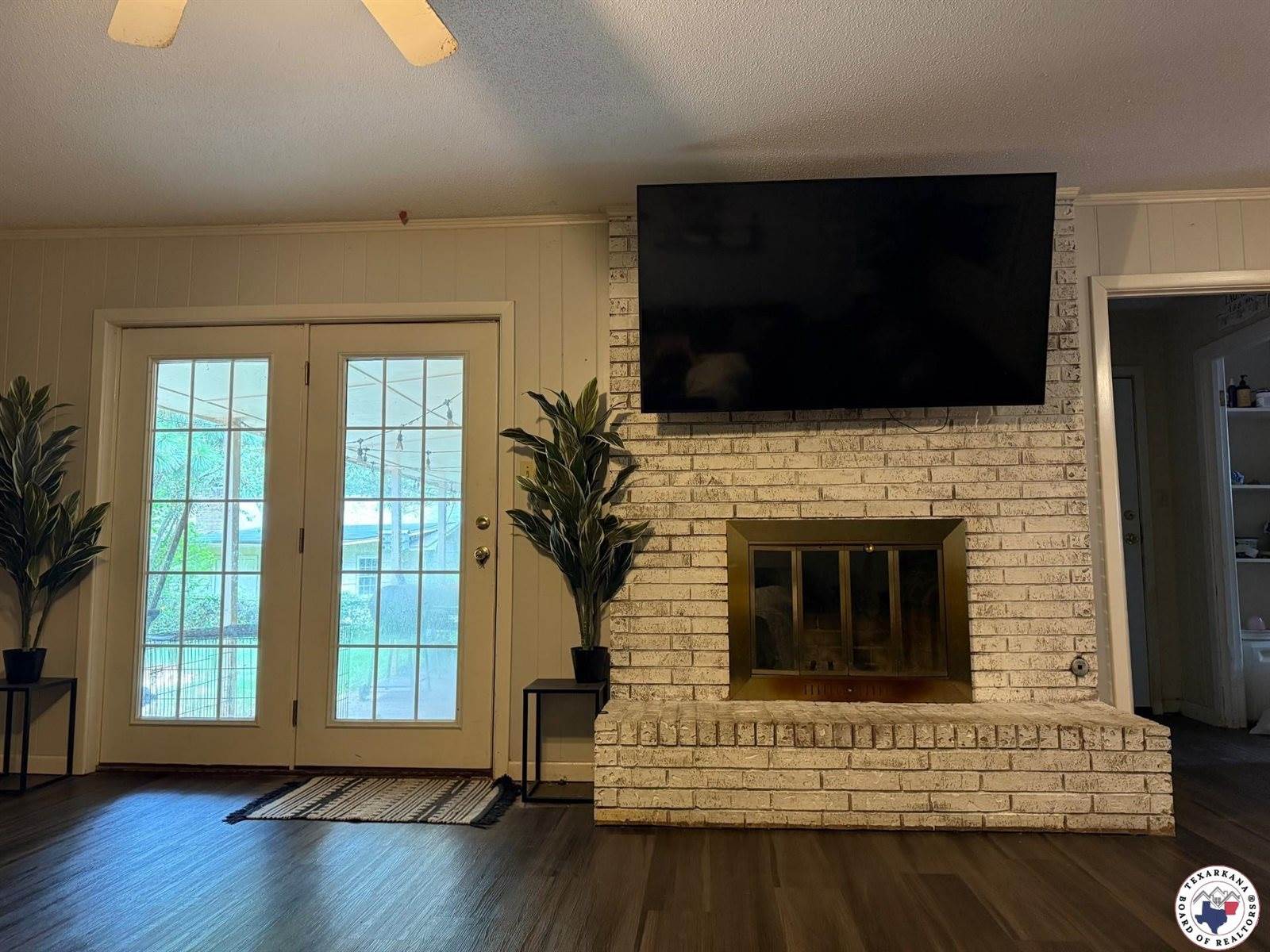 10 Holiday Ln, Texarkana, TX 75503