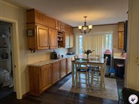 10 Holiday Ln, Texarkana, TX 75503