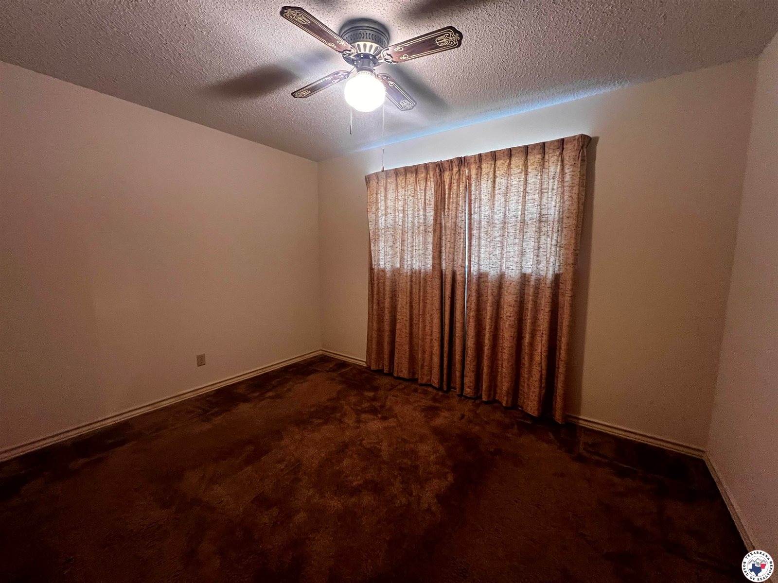 411 Central Ave, Wake Village, TX 75501