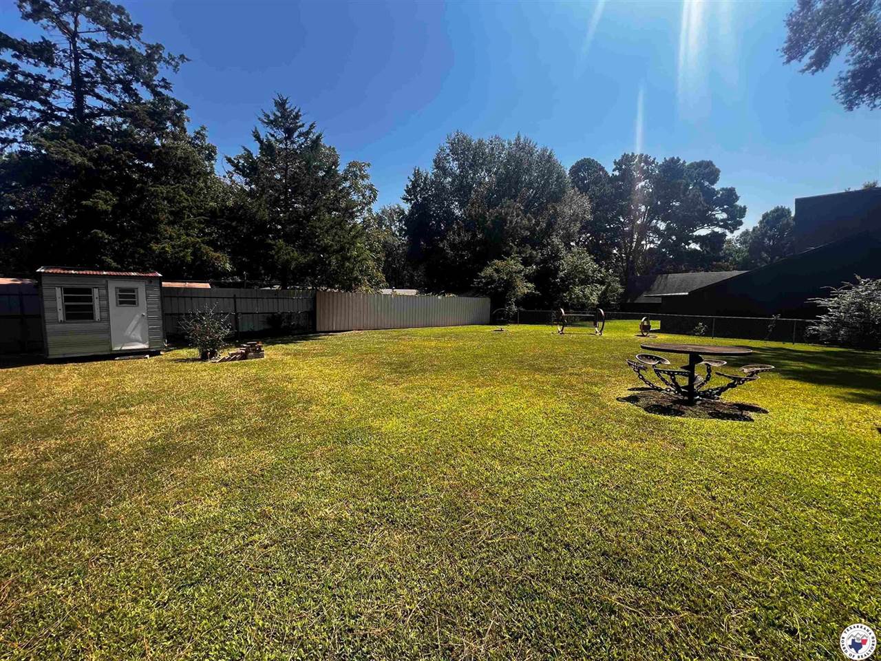 411 Central Ave, Wake Village, TX 75501