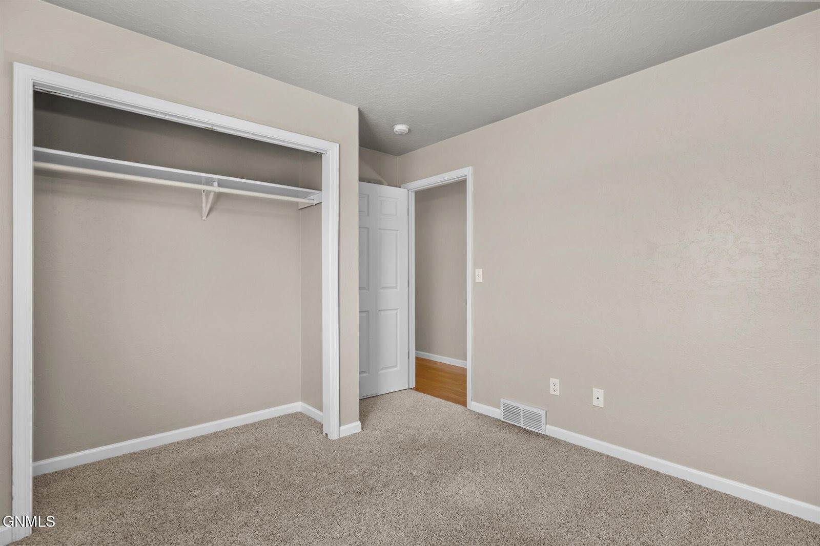 2514 15th Avenue West, Williston, ND 58801