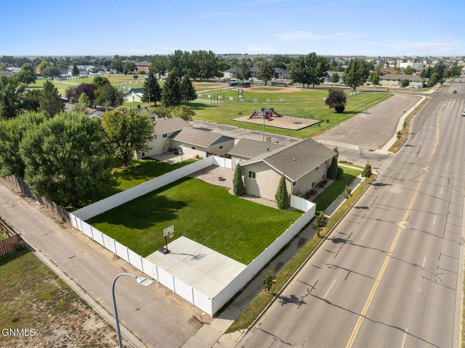 2514 15th Avenue West, Williston, ND 58801