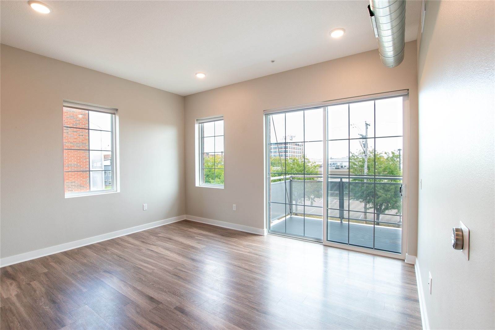 450 SW 7th Street, Des Moines, IA 50309