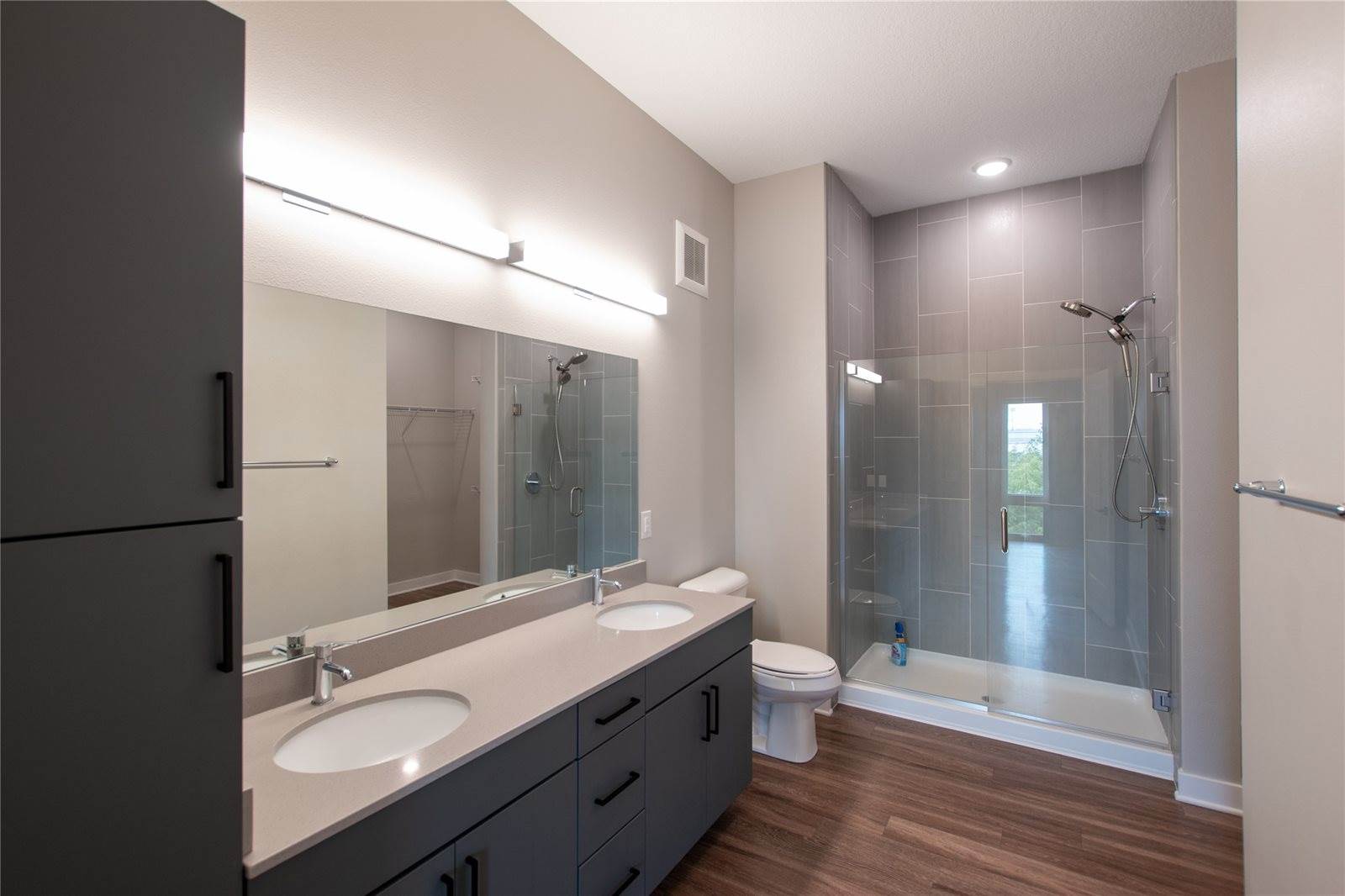 450 SW 7th Street, Des Moines, IA 50309