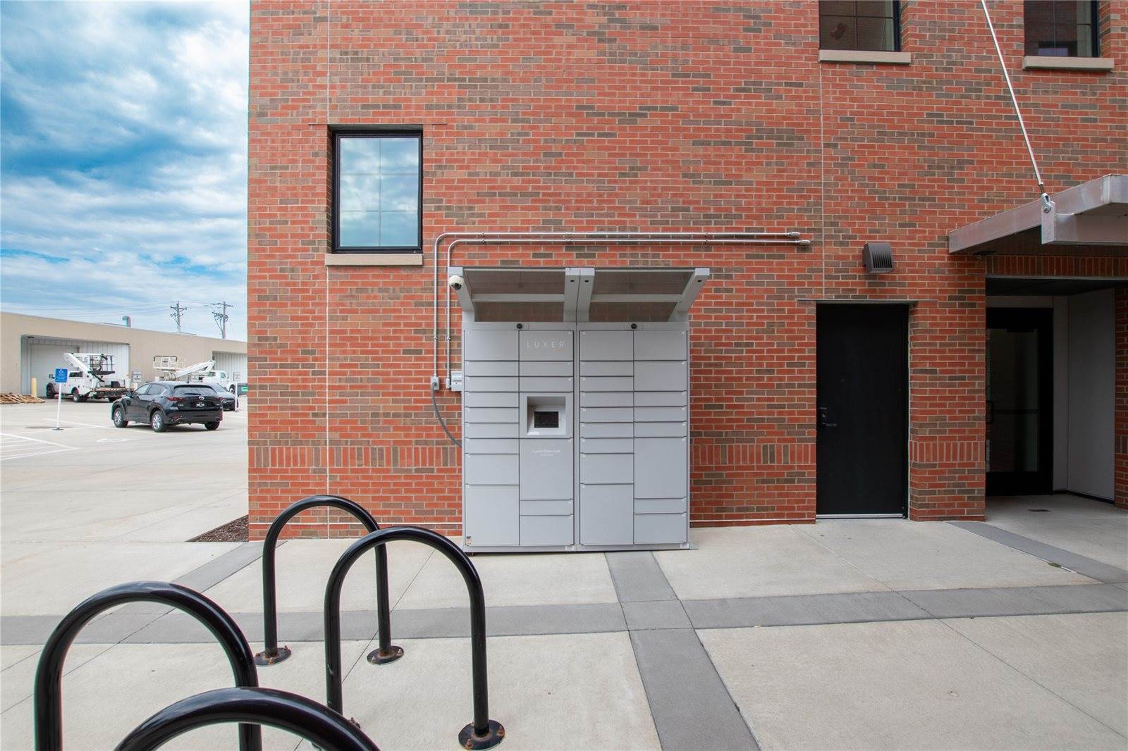 450 SW 7th Street, Des Moines, IA 50309