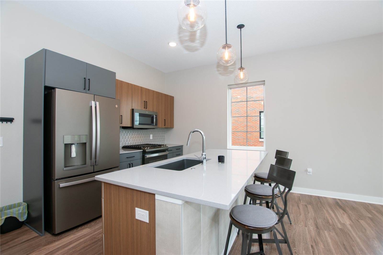 450 SW 7th Street, Des Moines, IA 50309