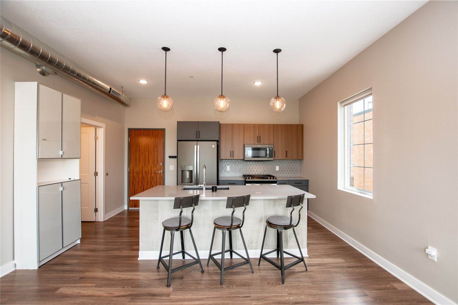 450 SW 7th Street, Des Moines, IA 50309