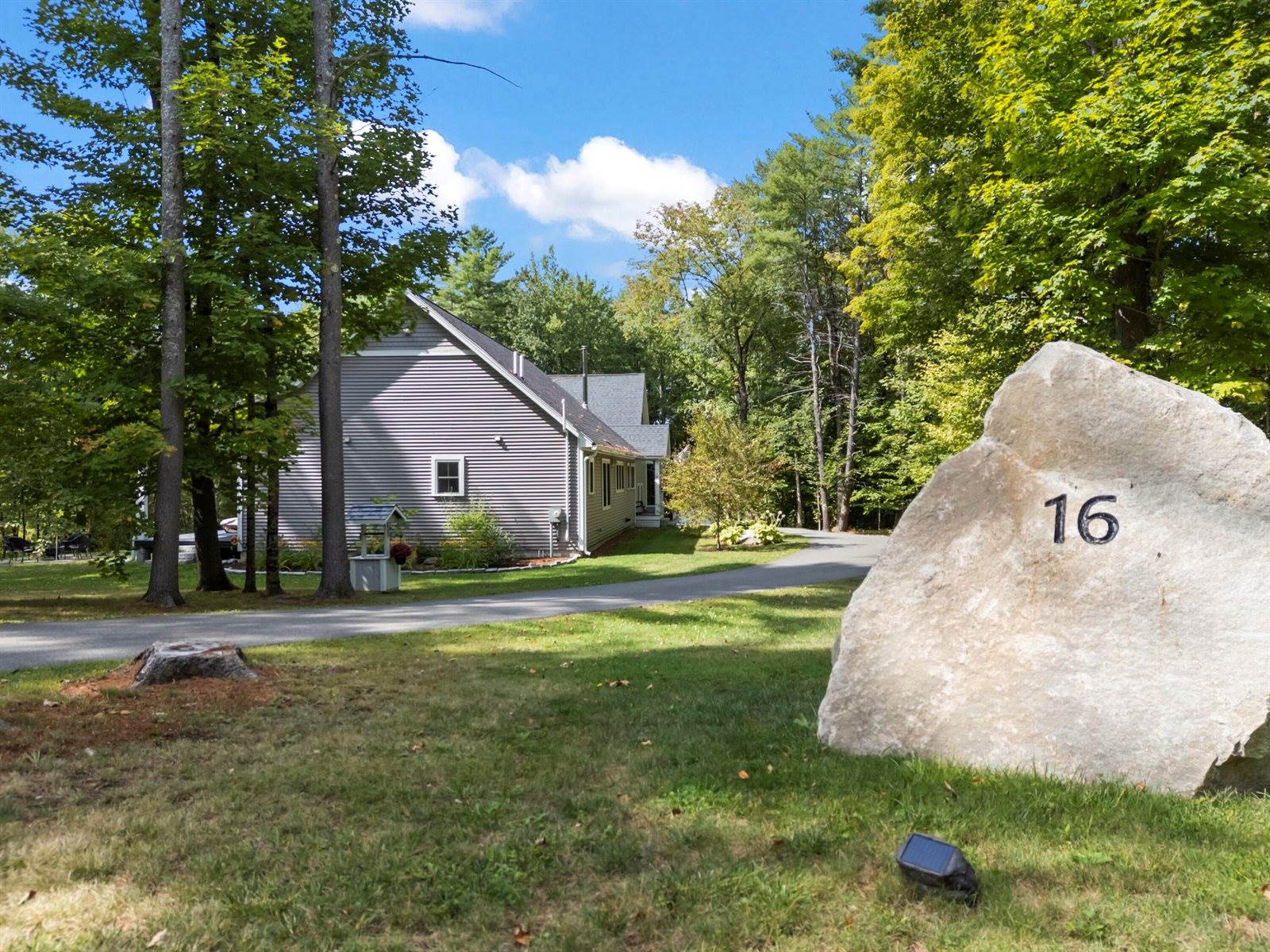 16 Meadowood Drive, Hallowell, ME 04347