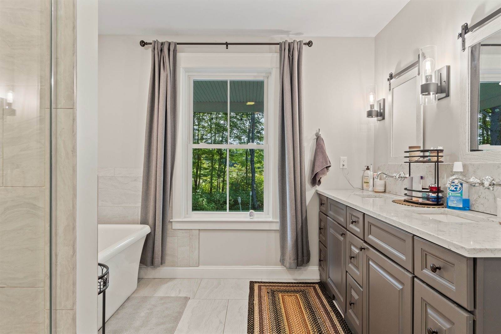 16 Meadowood Drive, Hallowell, ME 04347