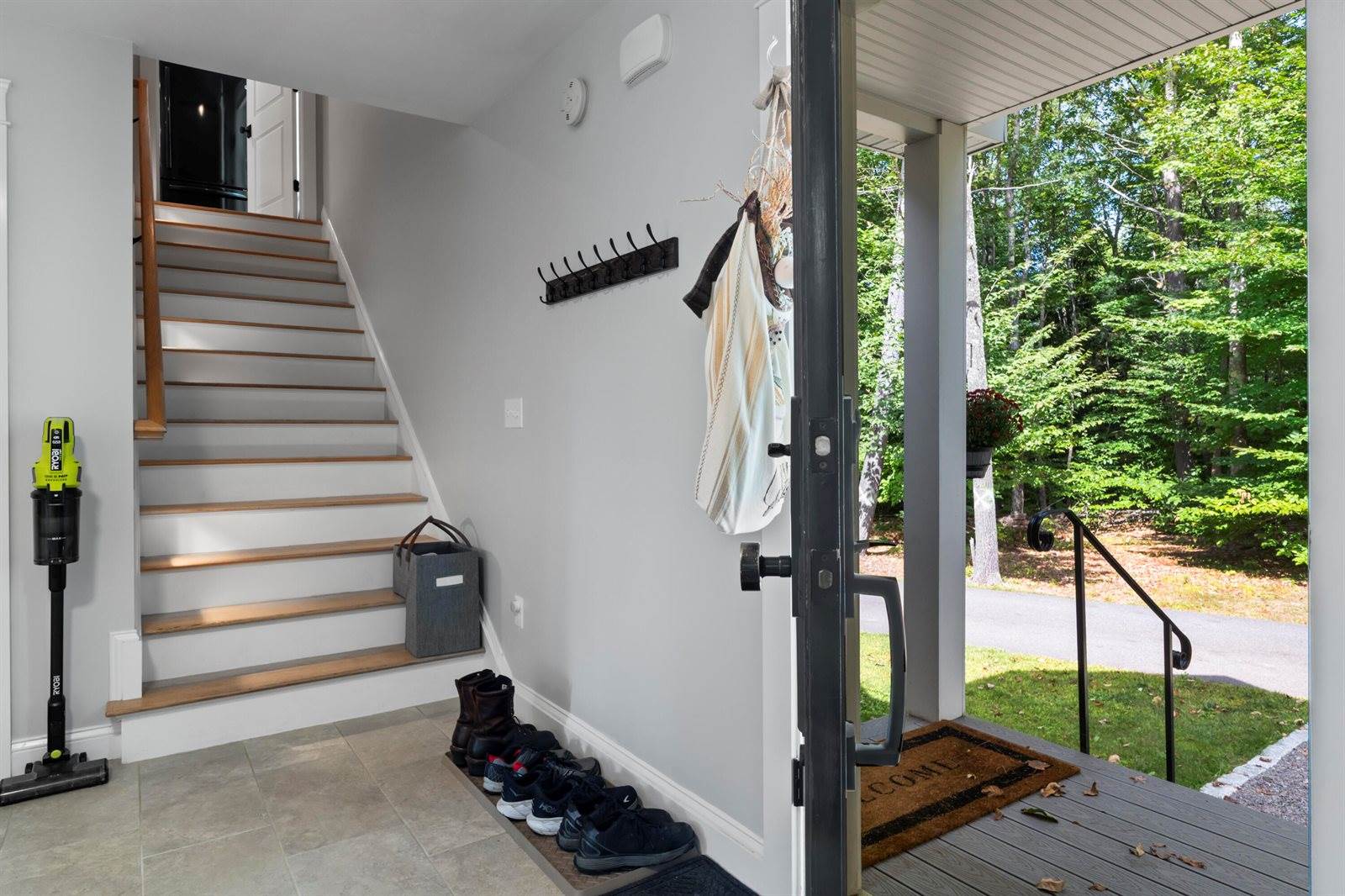 16 Meadowood Drive, Hallowell, ME 04347