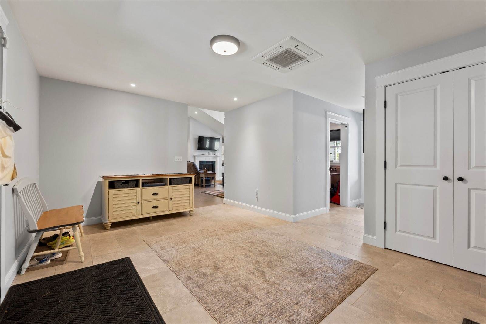 16 Meadowood Drive, Hallowell, ME 04347