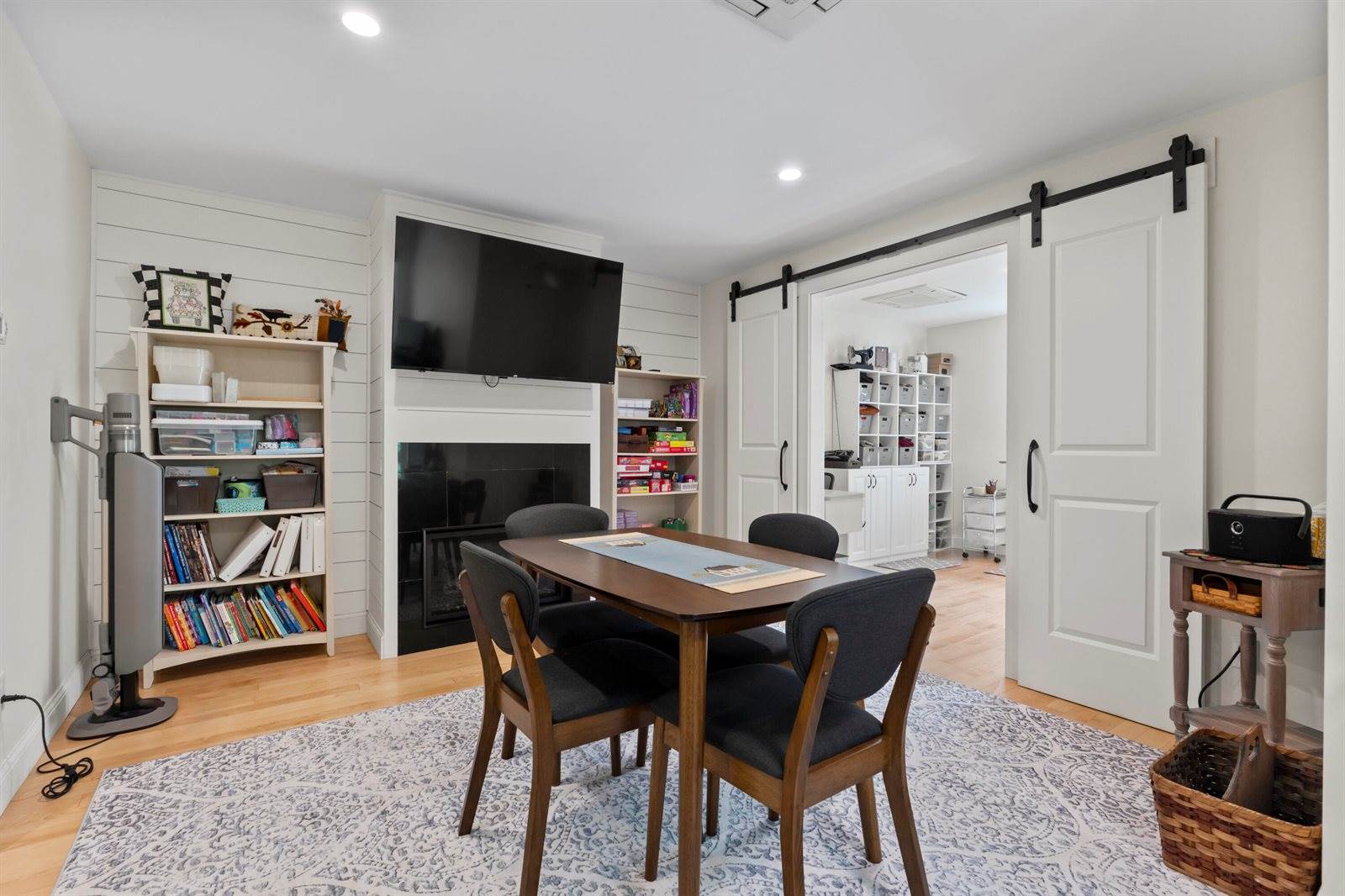 16 Meadowood Drive, Hallowell, ME 04347