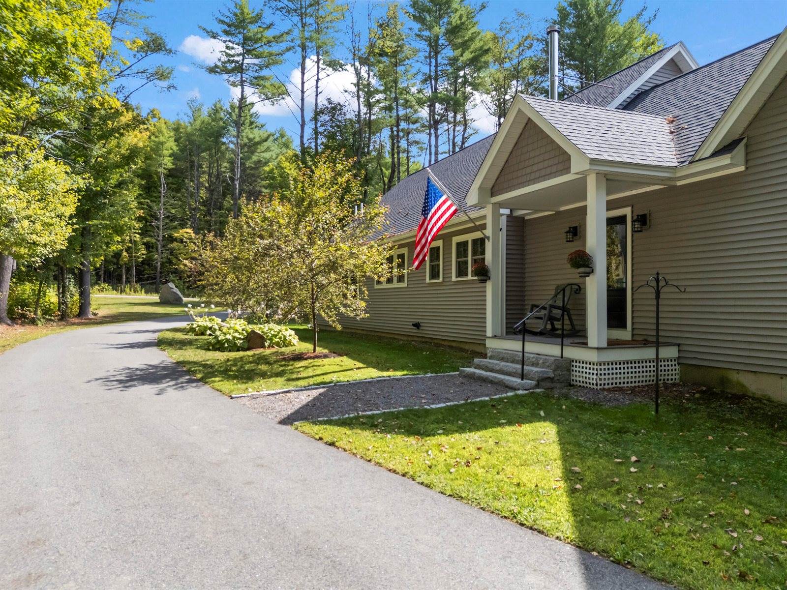 16 Meadowood Drive, Hallowell, ME 04347