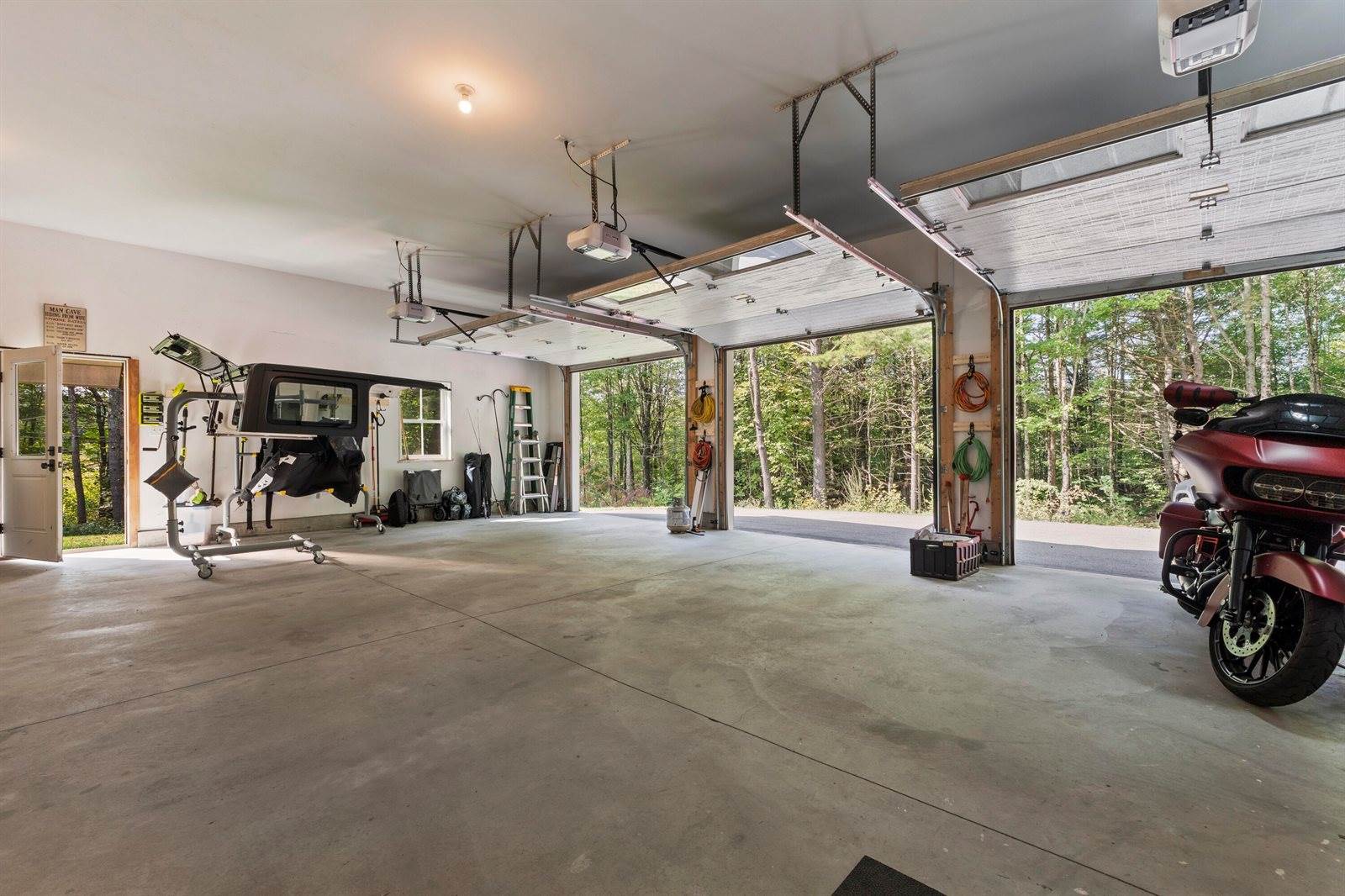 16 Meadowood Drive, Hallowell, ME 04347