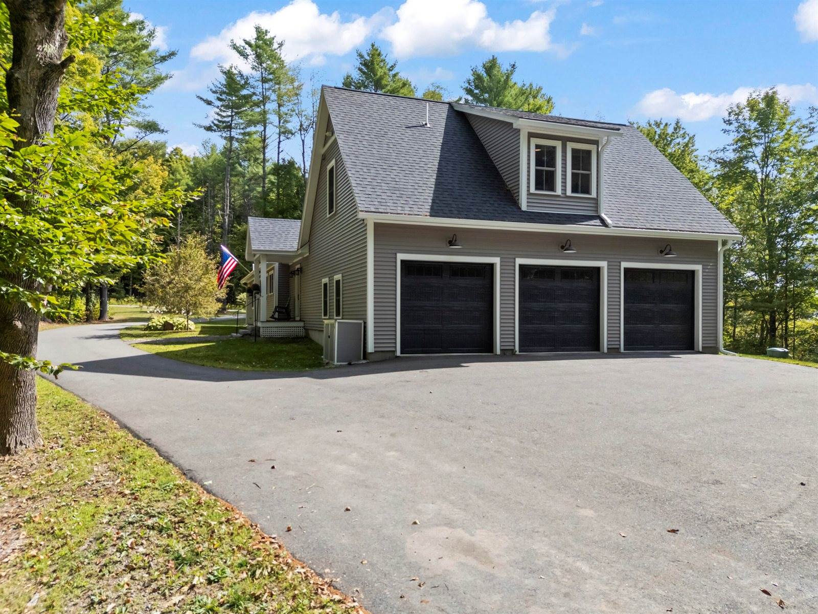 16 Meadowood Drive, Hallowell, ME 04347