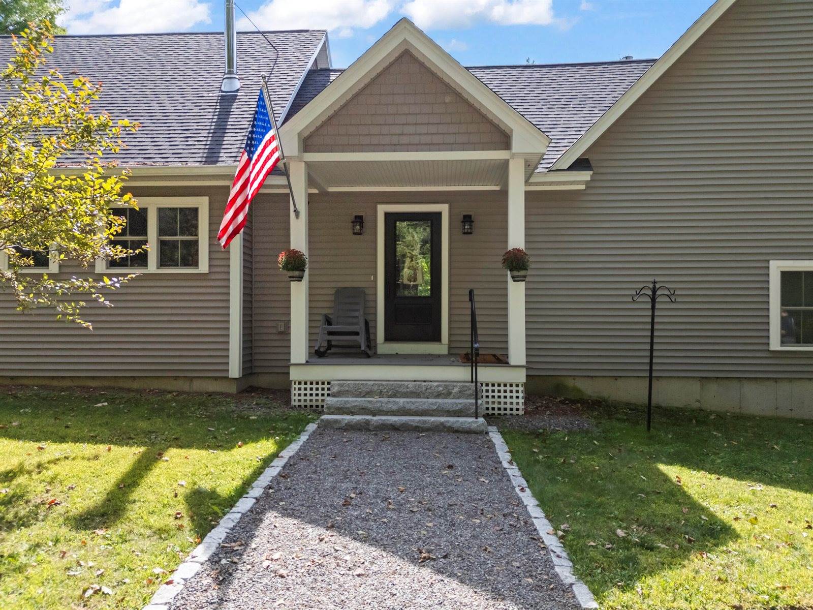 16 Meadowood Drive, Hallowell, ME 04347