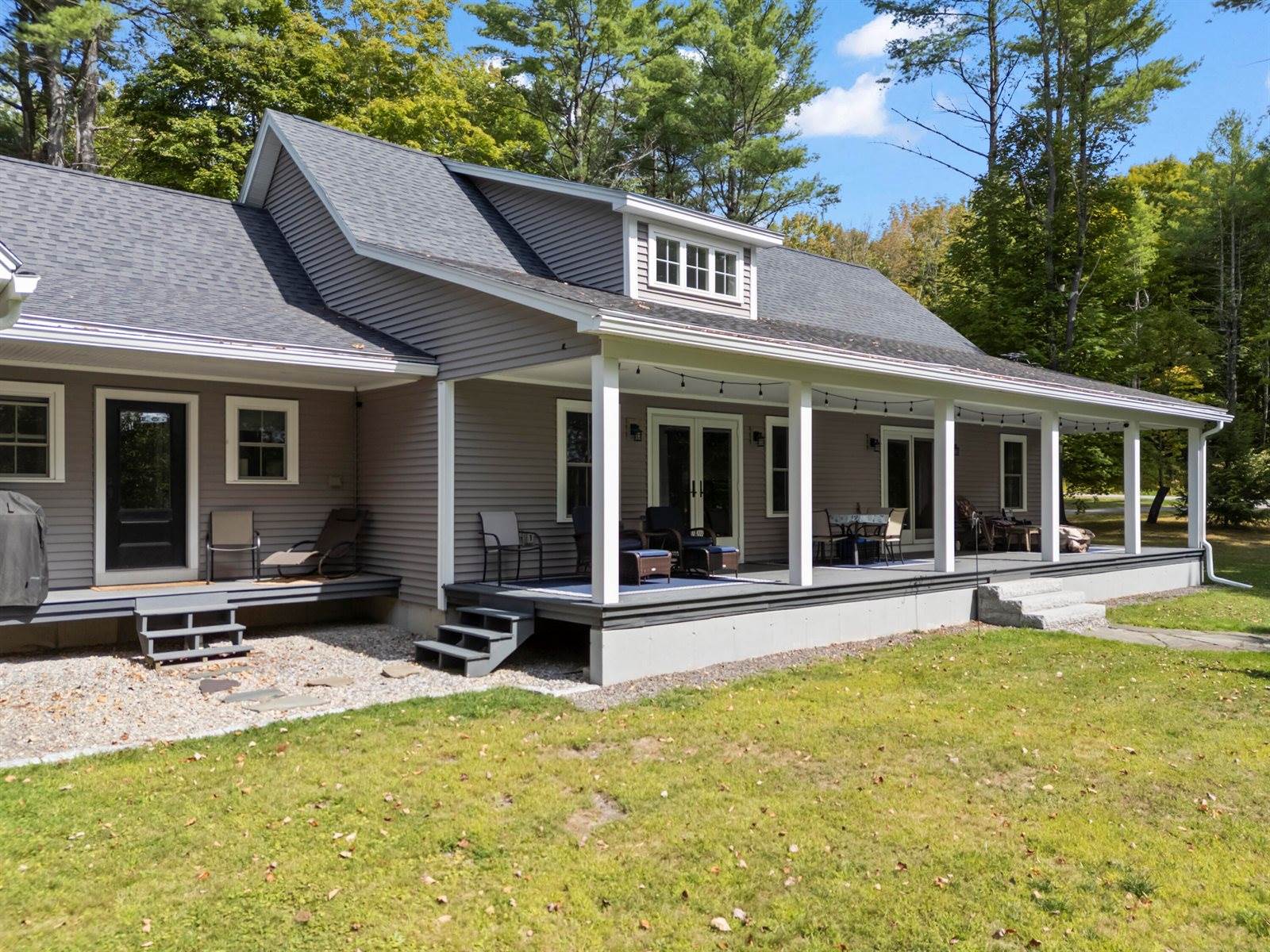 16 Meadowood Drive, Hallowell, ME 04347