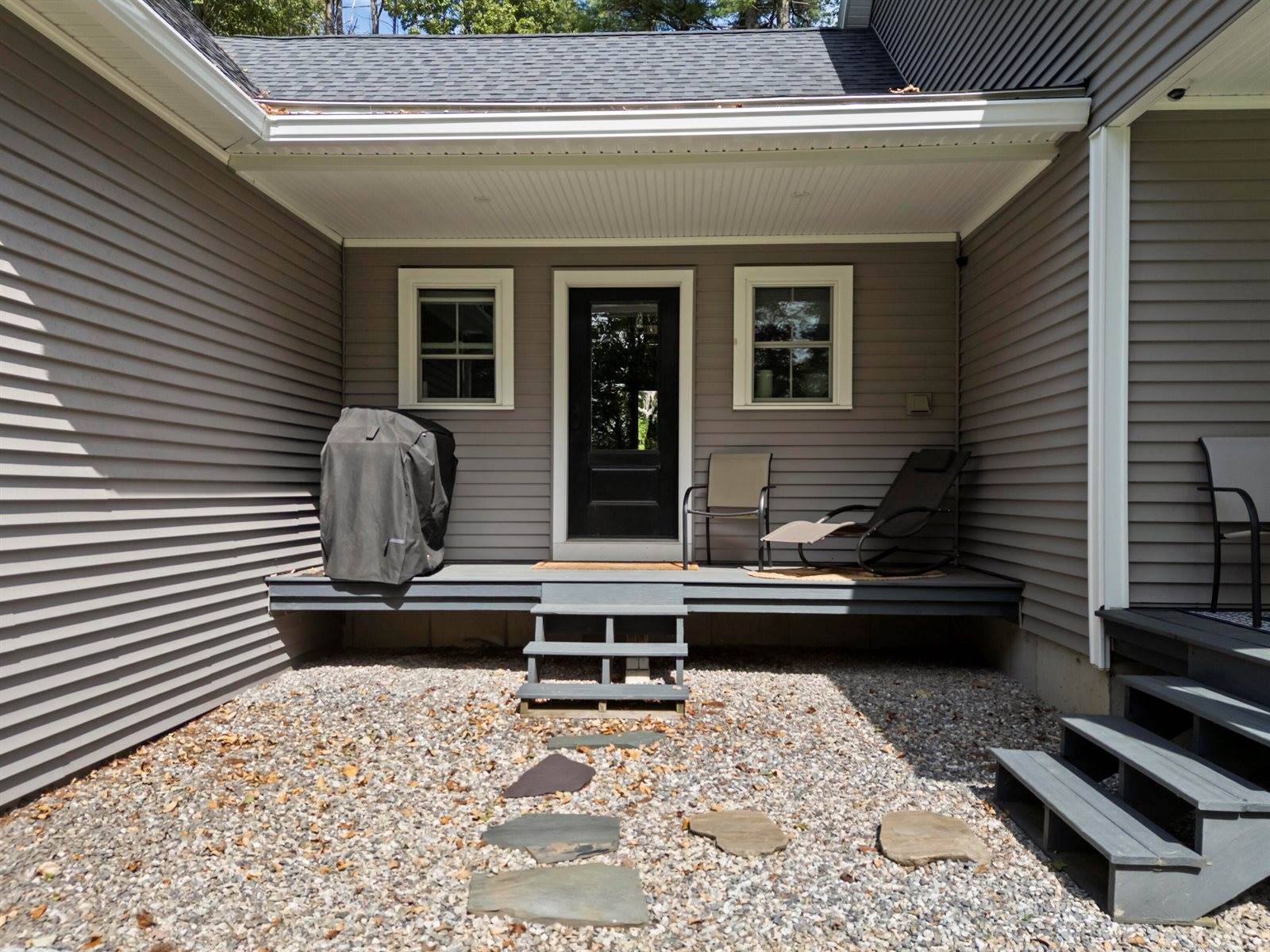 16 Meadowood Drive, Hallowell, ME 04347