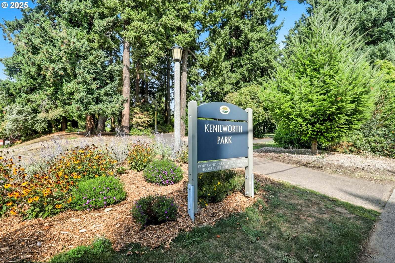 4215 SE 33RD Pl, Portland, OR 97202