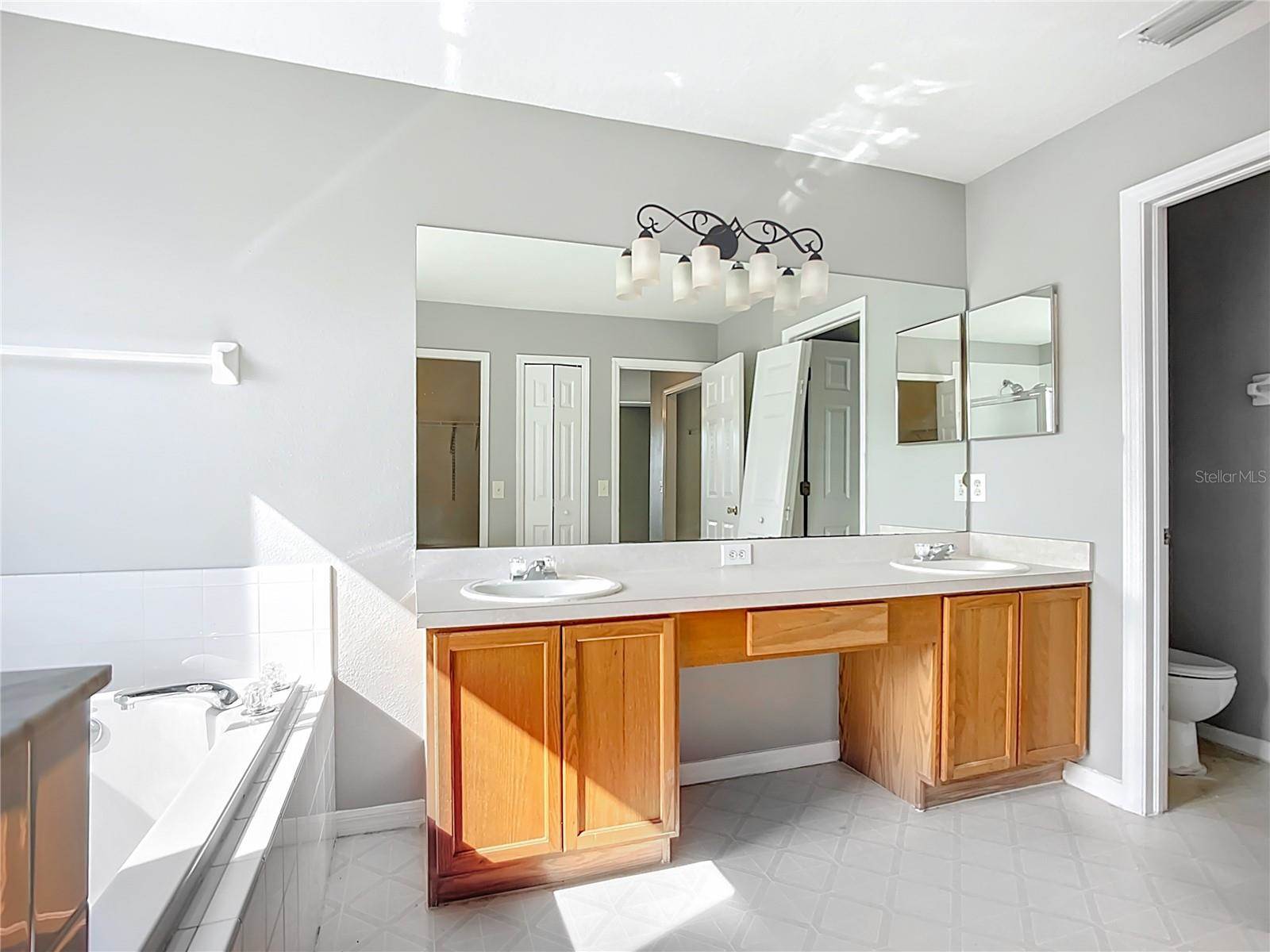 11125 Sailbrooke Drive, Riverview, FL 33579