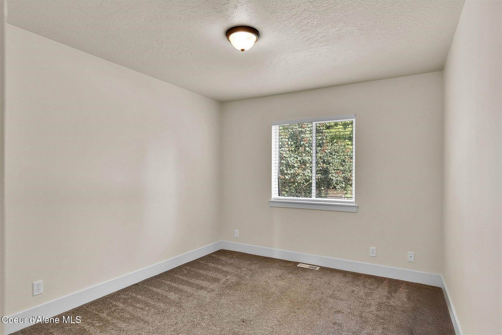 6615 West Soldier Creek Ave, Rathdrum, ID 83858