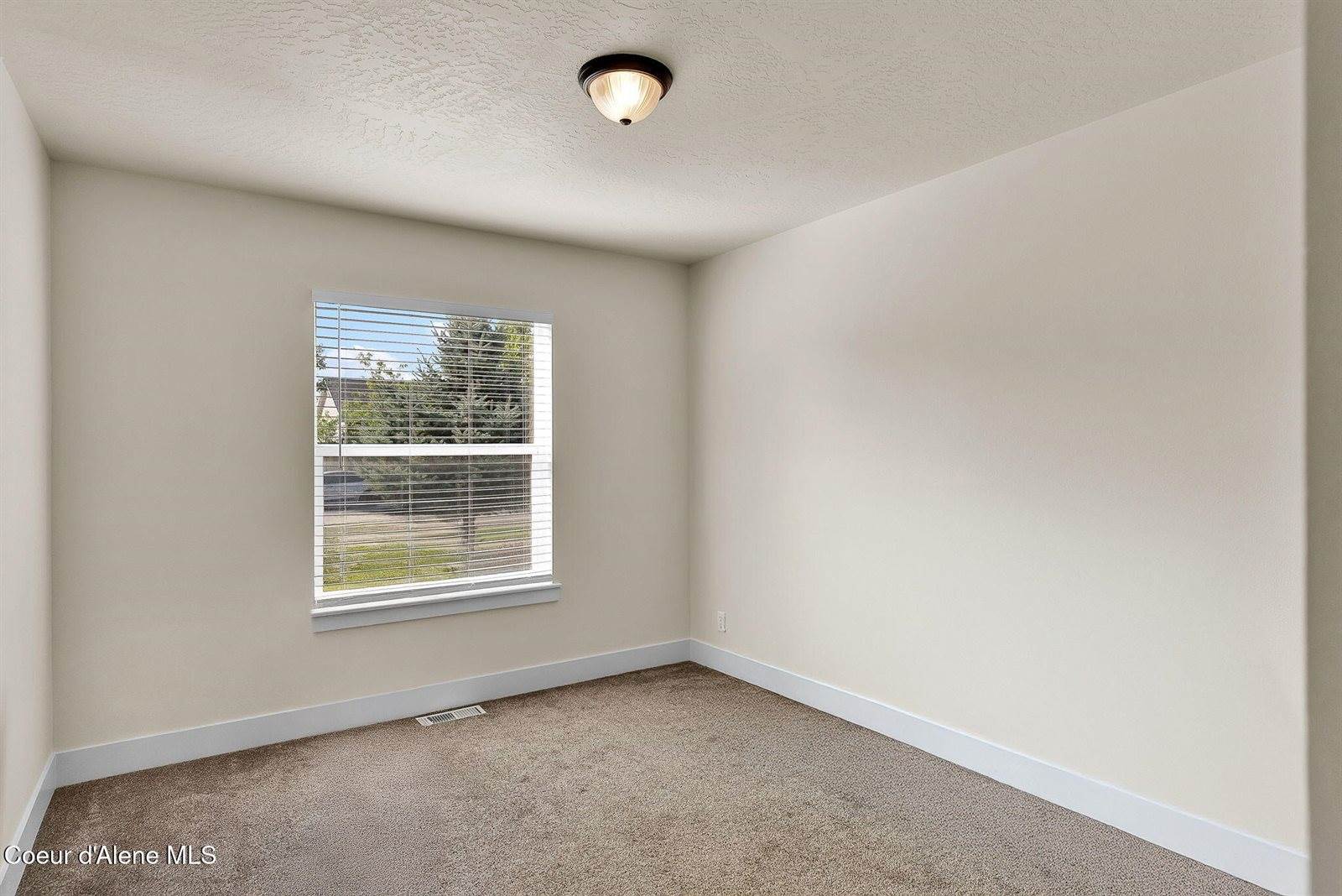 6615 West Soldier Creek Ave, Rathdrum, ID 83858