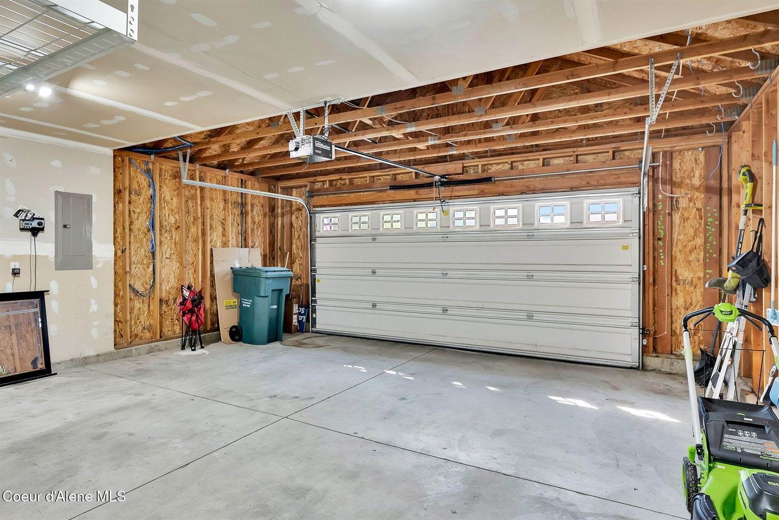 6615 West Soldier Creek Ave, Rathdrum, ID 83858