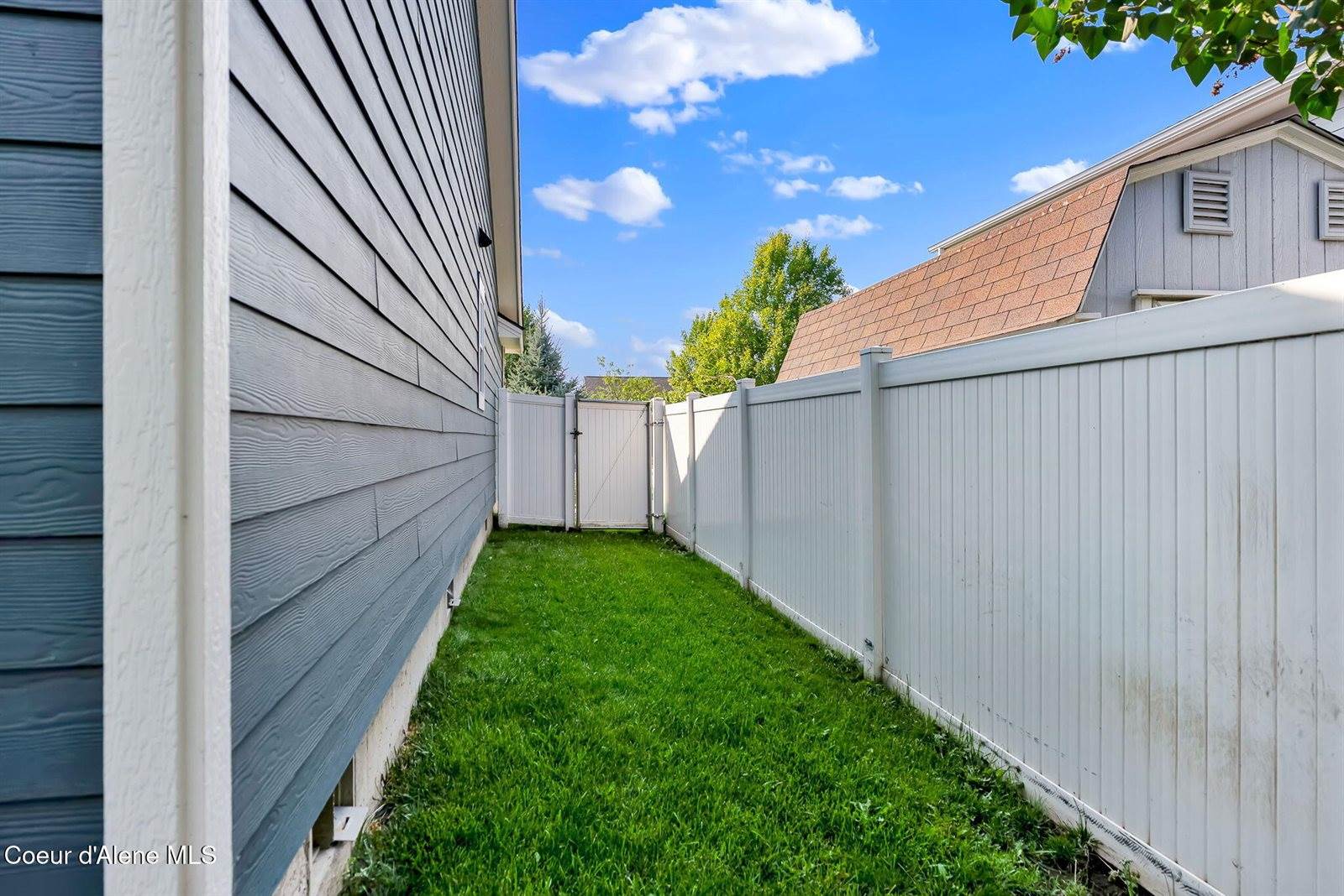 6615 West Soldier Creek Ave, Rathdrum, ID 83858