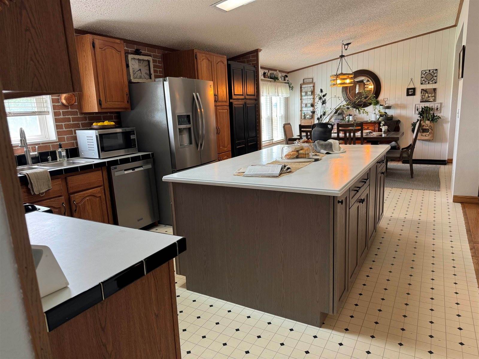 20292 East Fort Mcpherson Road, Maxwell, NE 69151