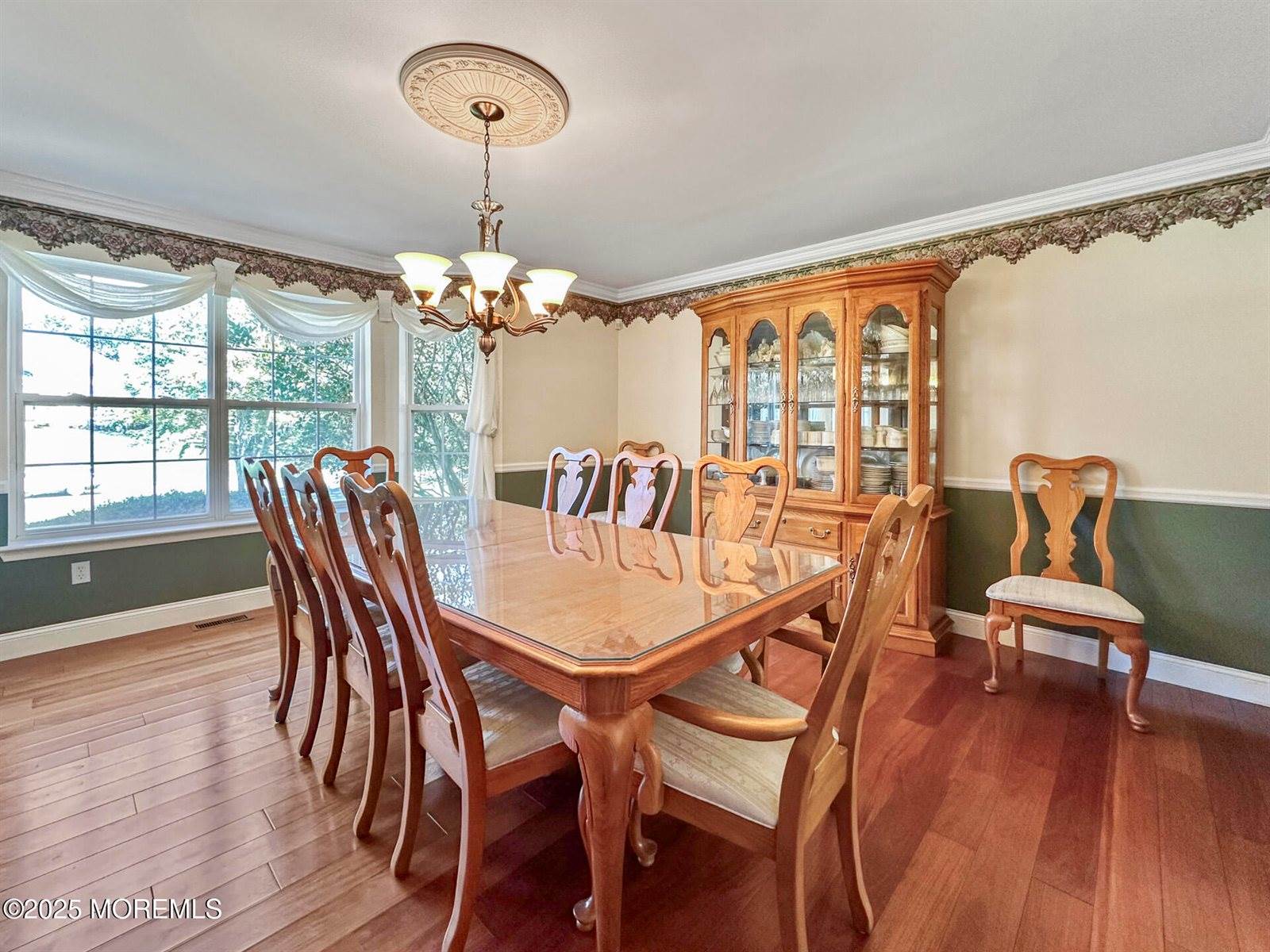 5 Twin Oaks Court, Jackson, NJ 08527