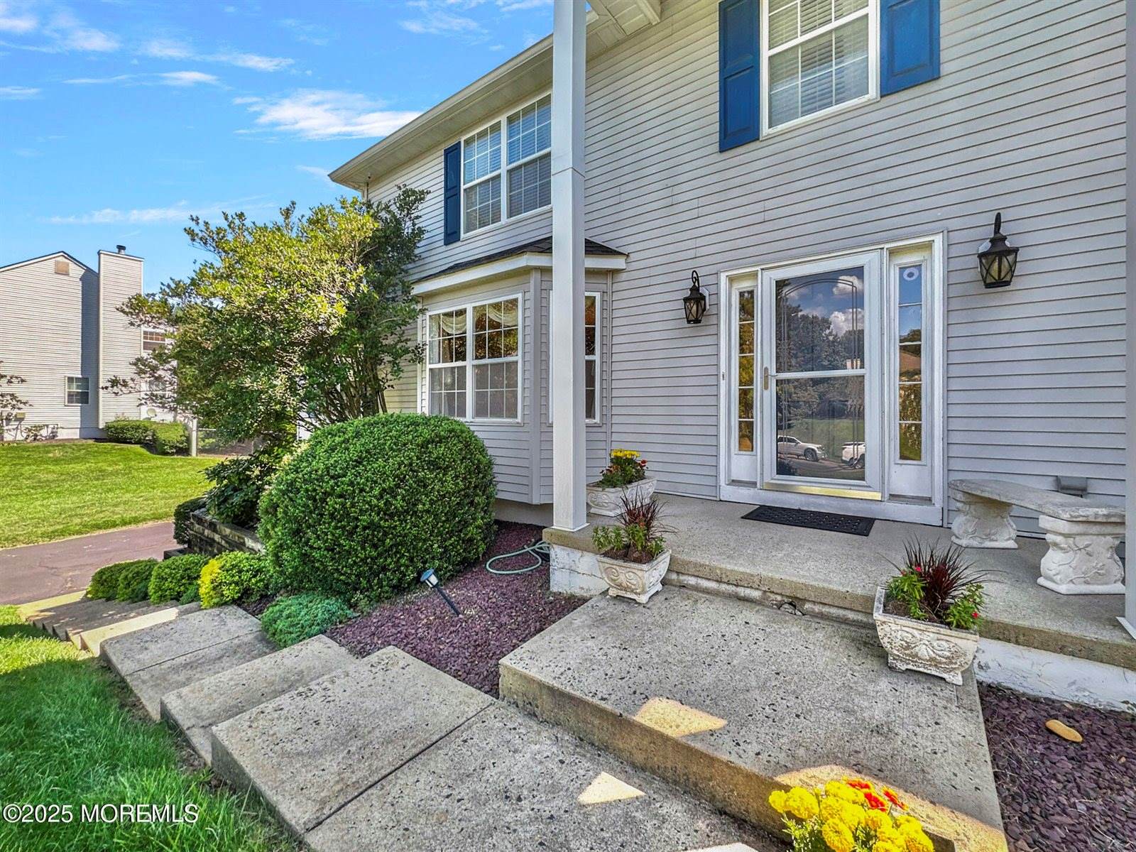 5 Twin Oaks Court, Jackson, NJ 08527