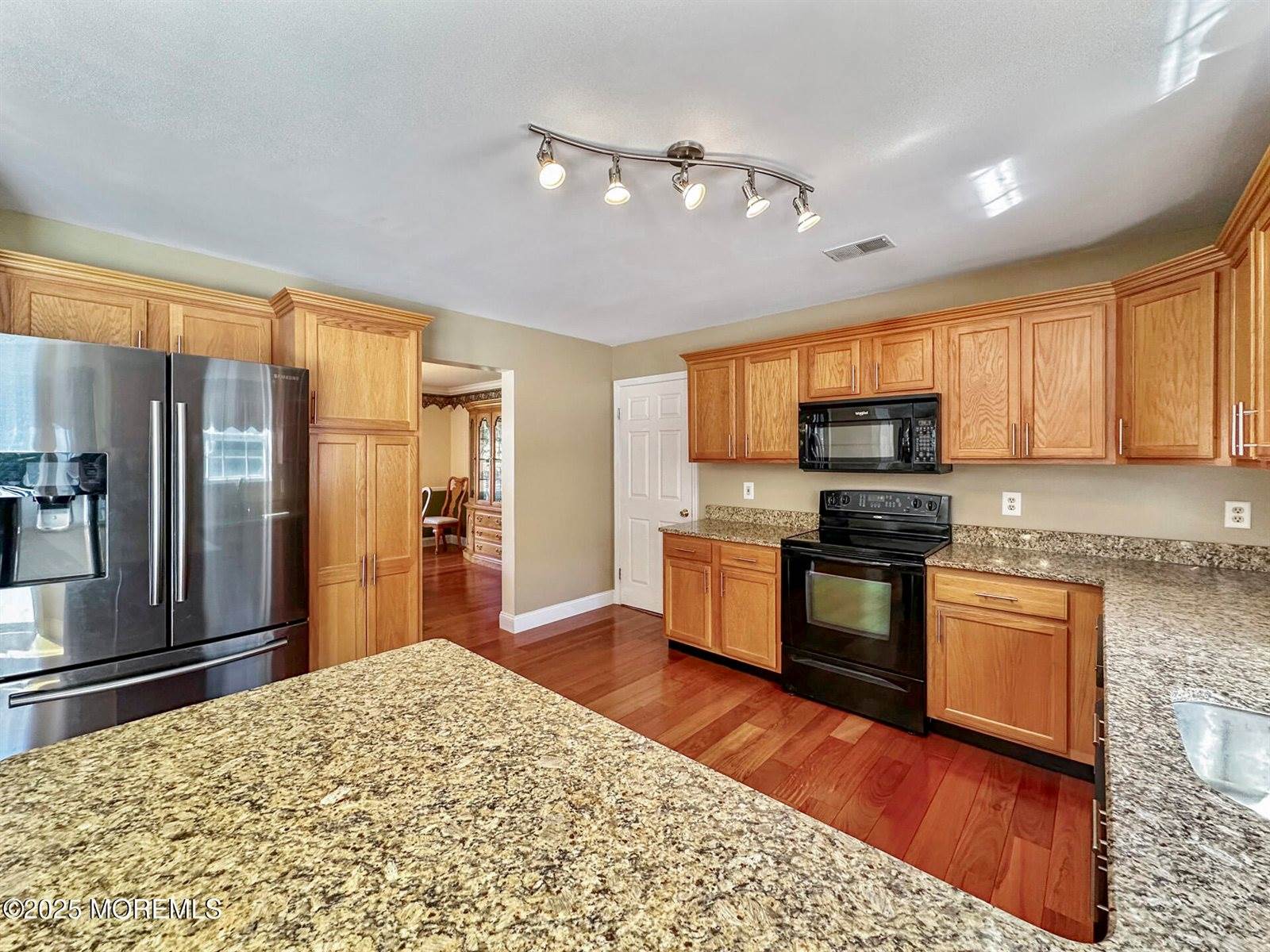 5 Twin Oaks Court, Jackson, NJ 08527