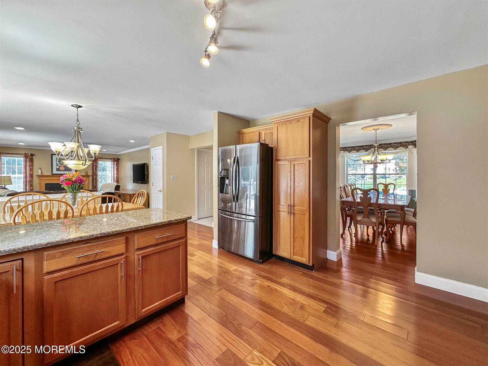 5 Twin Oaks Court, Jackson, NJ 08527