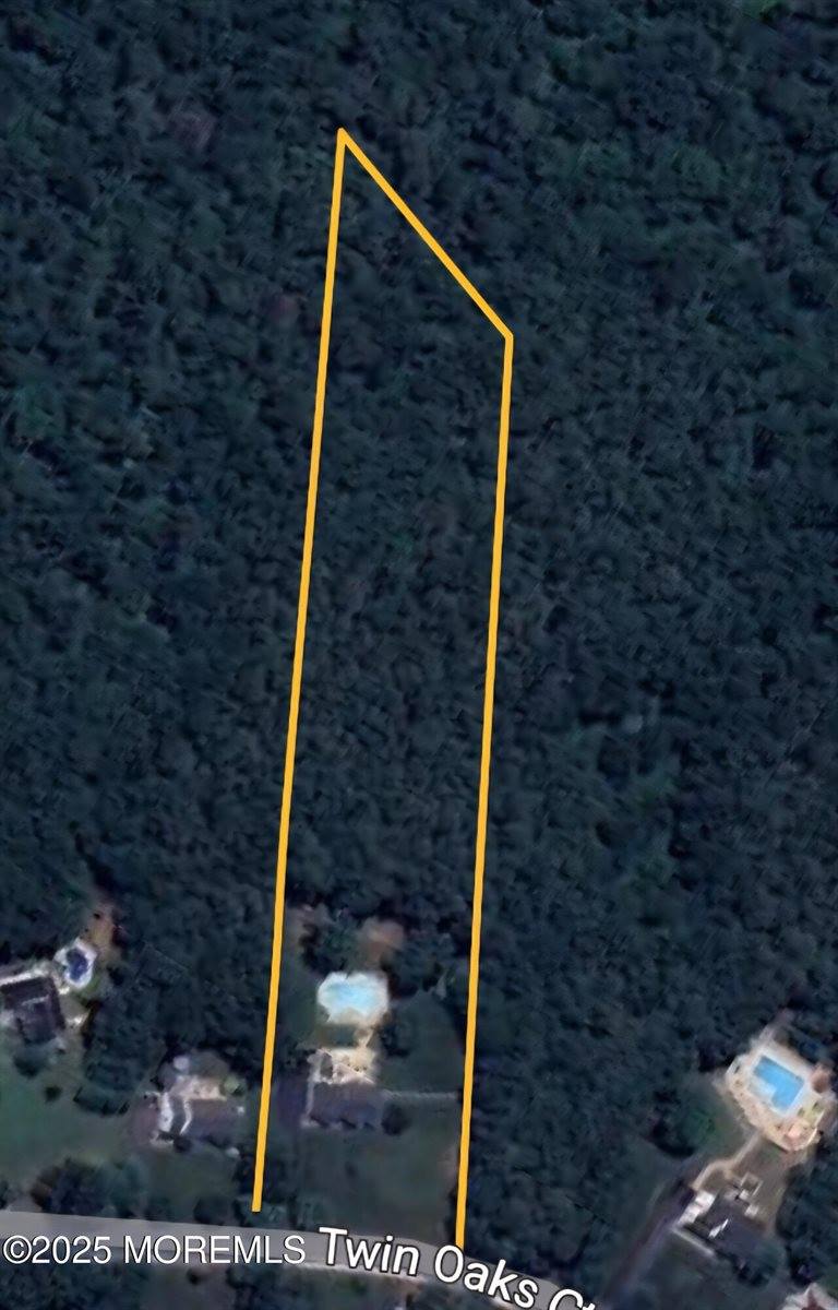 5 Twin Oaks Court, Jackson, NJ 08527