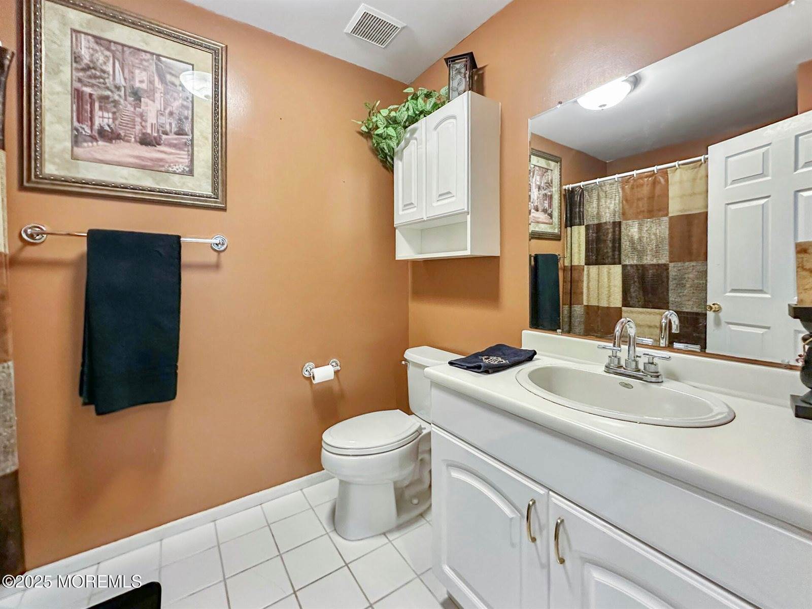 5 Twin Oaks Court, Jackson, NJ 08527