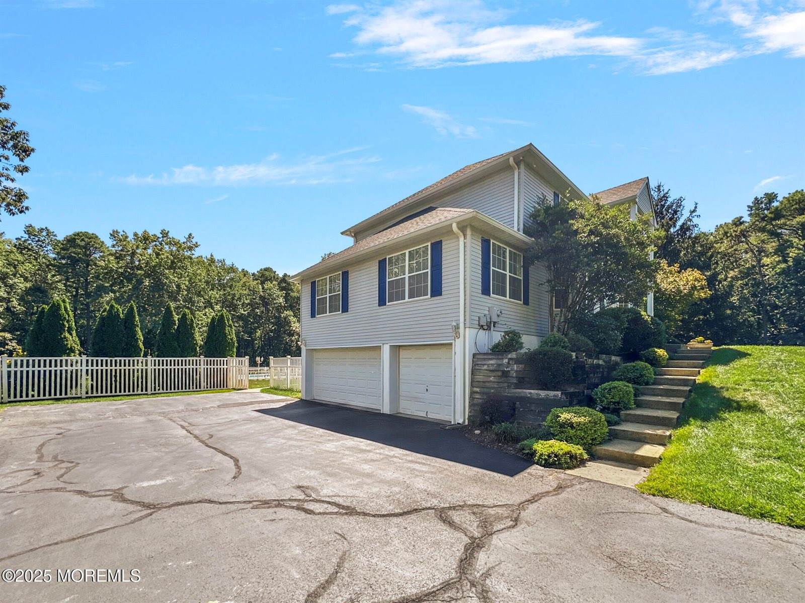 5 Twin Oaks Court, Jackson, NJ 08527