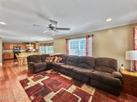 5 Twin Oaks Court, Jackson, NJ 08527
