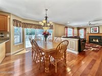 5 Twin Oaks Court, Jackson, NJ 08527