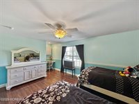 5 Twin Oaks Court, Jackson, NJ 08527