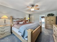 5 Twin Oaks Court, Jackson, NJ 08527