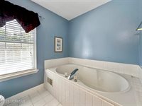 5 Twin Oaks Court, Jackson, NJ 08527