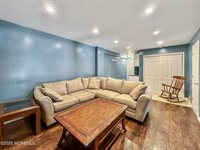 5 Twin Oaks Court, Jackson, NJ 08527