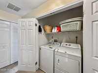 5 Twin Oaks Court, Jackson, NJ 08527