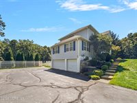 5 Twin Oaks Court, Jackson, NJ 08527