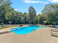 5 Twin Oaks Court, Jackson, NJ 08527