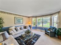 5 Twin Oaks Court, Jackson, NJ 08527